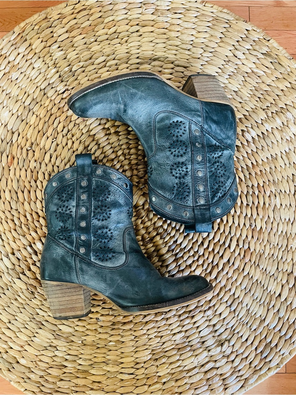 Dingo Distressed Ankle Boots
